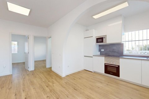 Bungalow for sale in San Miguel de Salinas, Alicante, Spain 2 bedrooms, 58 sq.m. No. 148610 - photo 4