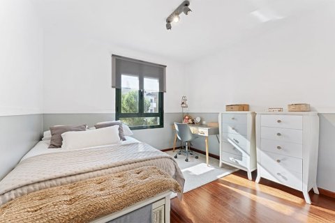 Tvåvåningslägenhet till salu i Santa Ponsa, Mallorca, Spanien 3 sovrum, 180 kvm. Nr. 143597 - foto 12