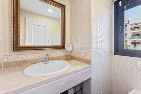 Tvåvåningslägenhet till salu i Santa Ponsa, Mallorca, Spanien 3 sovrum, 180 kvm. Nr. 143597 - foto 29