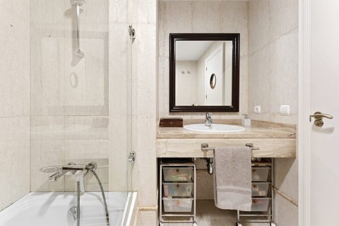 Tvåvåningslägenhet till salu i Santa Ponsa, Mallorca, Spanien 3 sovrum, 180 kvm. Nr. 143597 - foto 27