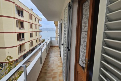 Apartment for rent in Port De Pollenca, Mallorca, Spain 3 bedrooms, 106 sq.m. No. 143601 - photo 1