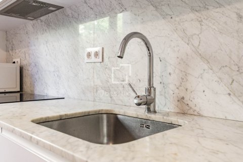 Аренда квартиры в Барселона, Испания 2 спальни, 60м2 №168303 - фото 9