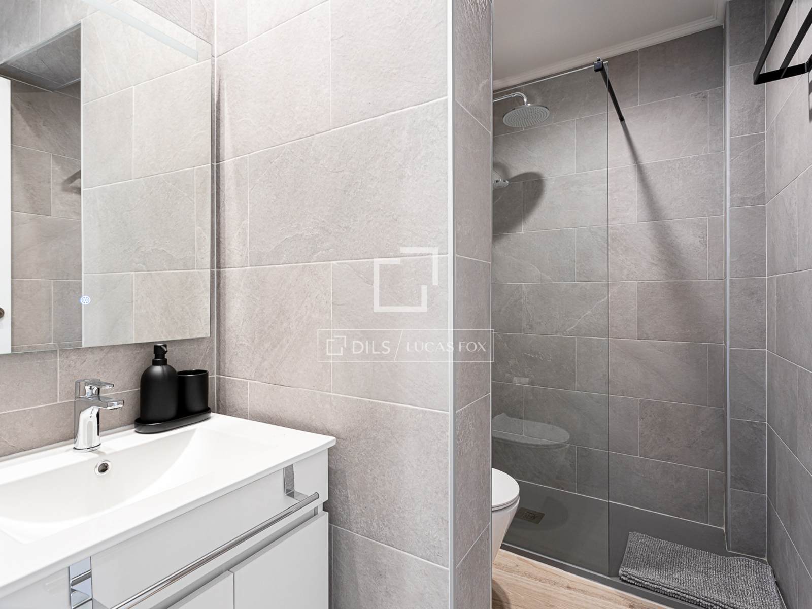 Wohnung in Barcelona, Spanien 2 Schlafzimmer, 70 m2 Nr. 168302