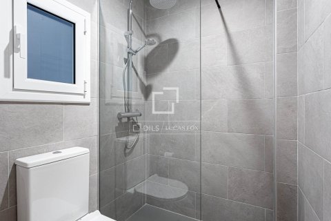 Аренда квартиры в Барселона, Испания 2 спальни, 70м2 №168302 - фото 11