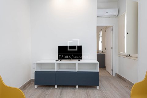 Аренда квартиры в Барселона, Испания 2 спальни, 70м2 №168302 - фото 6