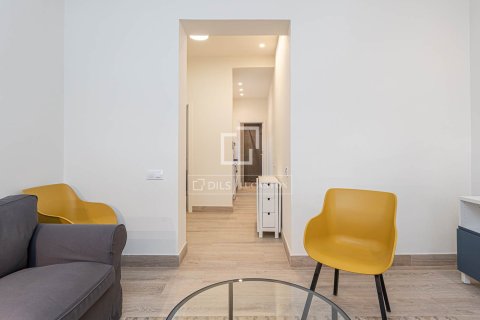 Аренда квартиры в Барселона, Испания 2 спальни, 70м2 №168302 - фото 3