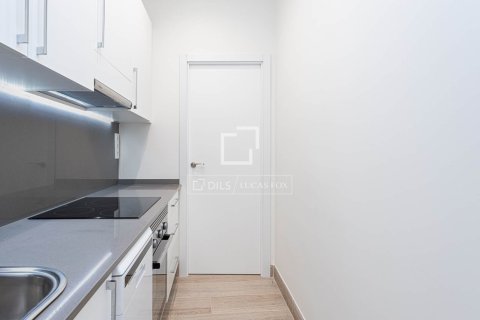 Аренда квартиры в Барселона, Испания 2 спальни, 70м2 №168302 - фото 24