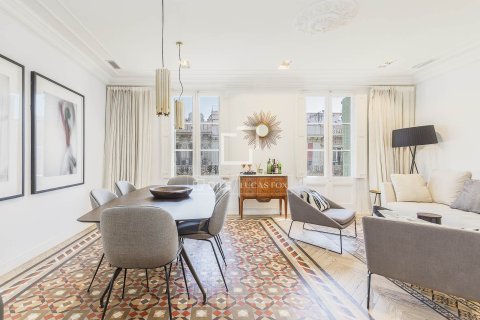Wohnung zum Verkauf in Barcelona, Spanien 3 Schlafzimmer, 133 m2 Nr. 168299 - Foto 2