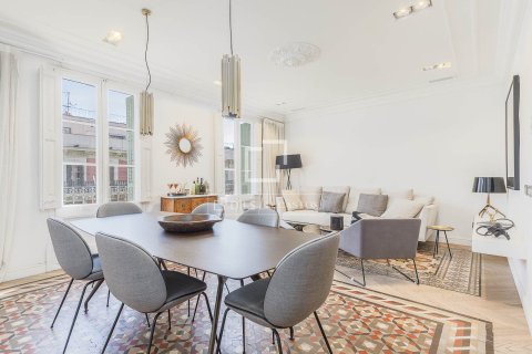 Wohnung in Barcelona, Spanien 3 Schlafzimmer, 133 m2 Nr. 168299