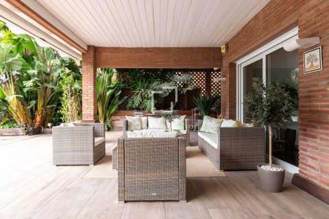 Villa en venta en Sant Just Desvern, Barcelona, España 3 dormitorios, 483 m2 No. 168300 - foto 23
