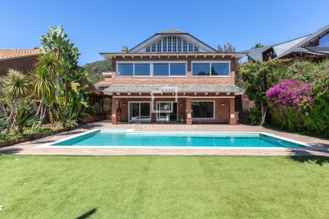Villa en Sant Just Desvern, Barcelona, España 3 dormitorios, 483 m2 No. 168300