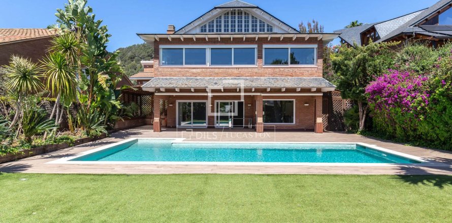 Villa en Sant Just Desvern, Barcelona, España 3 dormitorios, 483 m2 No. 168300