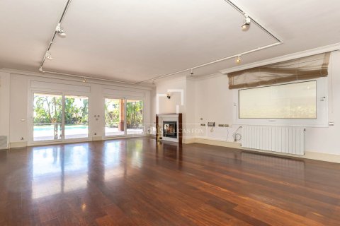 Villa en venta en Sant Just Desvern, Barcelona, España 3 dormitorios, 483 m2 No. 168300 - foto 13