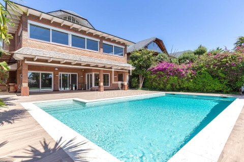 Villa en venta en Sant Just Desvern, Barcelona, España 3 dormitorios, 483 m2 No. 168300 - foto 7