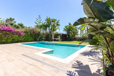 Villa en venta en Sant Just Desvern, Barcelona, España 3 dormitorios, 483 m2 No. 168300 - foto 3