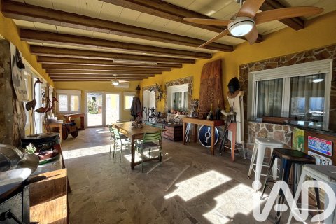 Talo myytävänä Villena, Alicante, Espanja, 11 makuuhuonetta, 470 m2 No. 152761 - kuva 13