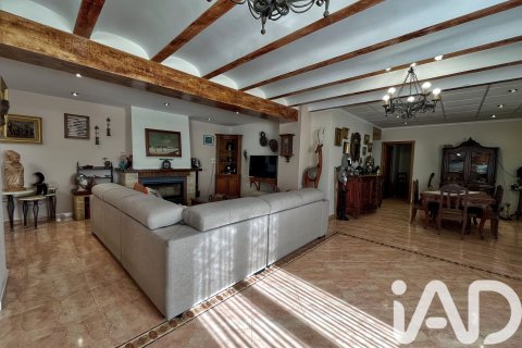 Talo myytävänä Villena, Alicante, Espanja, 11 makuuhuonetta, 470 m2 No. 152761 - kuva 9
