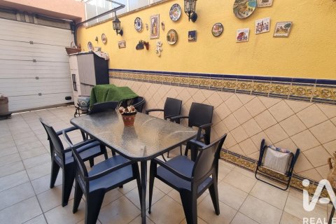 Продажа дома в Лес Рокетес, Барселона, Испания 4 спальни, 131м2 №152760 - фото 19