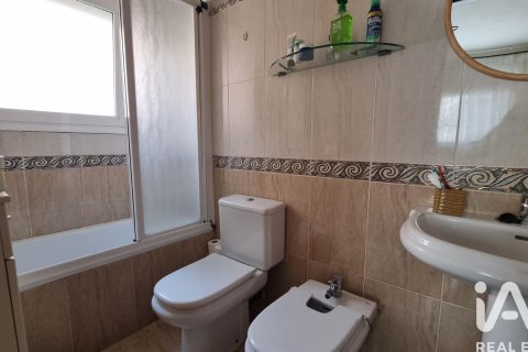 Продажа дома в Лес Рокетес, Барселона, Испания 4 спальни, 131м2 №152760 - фото 6