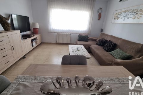 Продажа дома в Лес Рокетес, Барселона, Испания 4 спальни, 131м2 №152760 - фото 3
