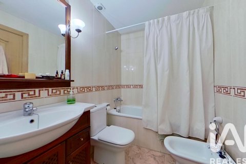 Apartament w Roda de Berà, Tarragona, Hiszpania 3 sypialnie, 130 mkw. nr 172768 – zdjęcie 25