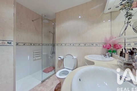 Apartament w Roda de Berà, Tarragona, Hiszpania 3 sypialnie, 130 mkw. nr 172768 – zdjęcie 19