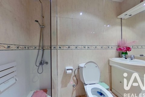 Apartament w Roda de Berà, Tarragona, Hiszpania 3 sypialnie, 130 mkw. nr 172768 – zdjęcie 20