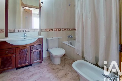 Apartament w Roda de Berà, Tarragona, Hiszpania 3 sypialnie, 130 mkw. nr 172768 – zdjęcie 26