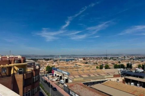 Apartamento en venta en Torrevieja, Alicante, España 2 dormitorios, 66 m2 No. 184335 - foto 13