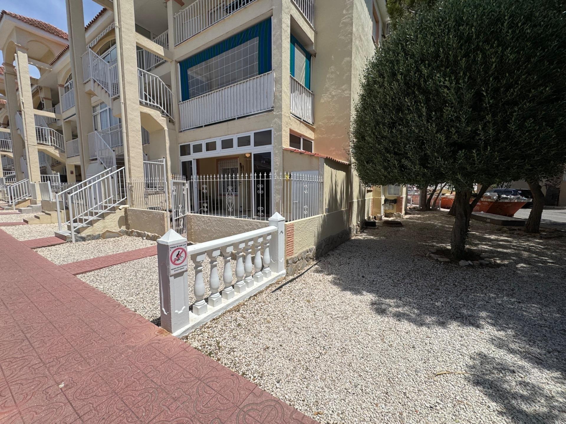 Apartamento en Torrevieja, Alicante, España 3 dormitorios, 69 m2 No. 184334