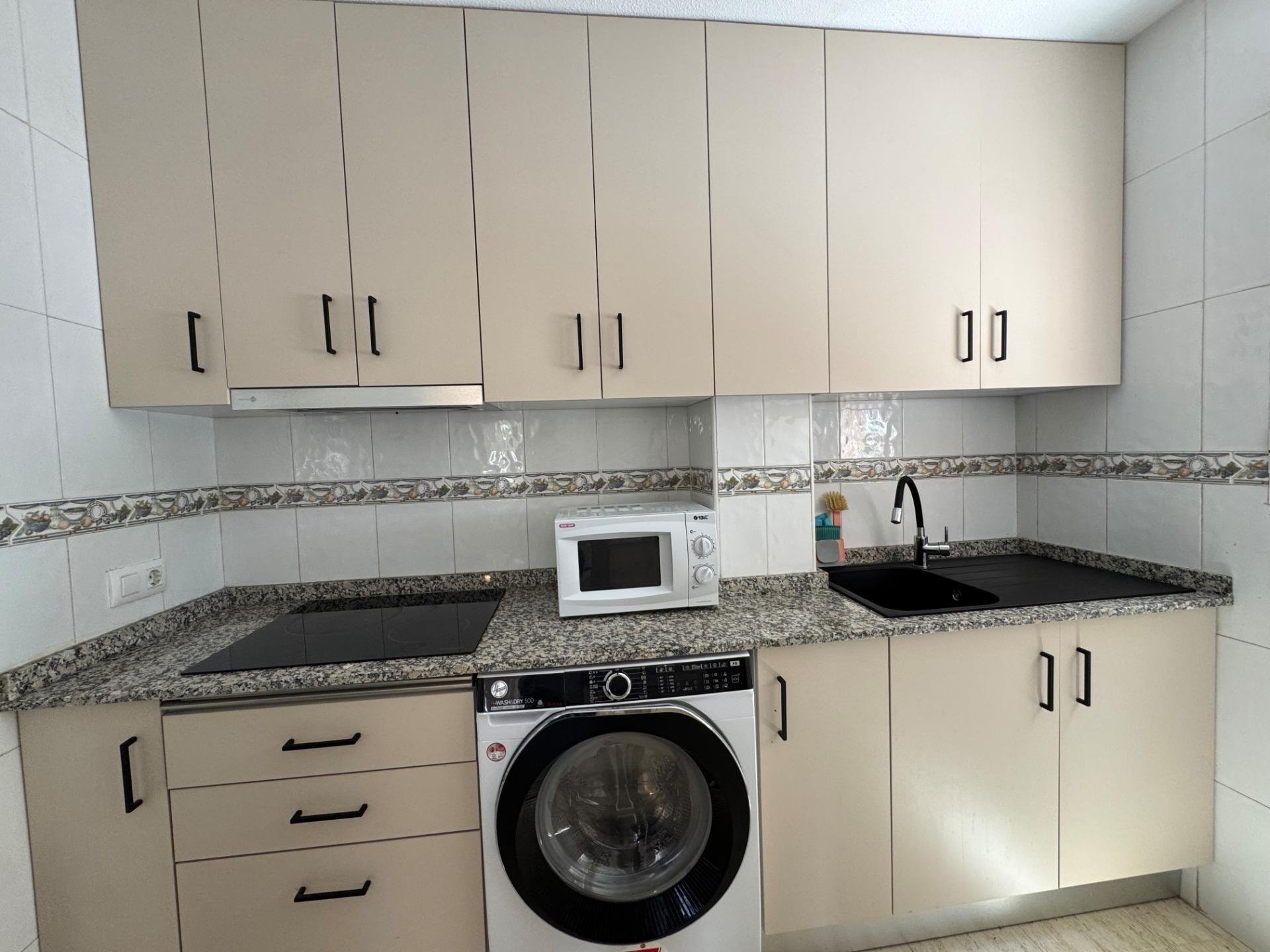 Apartamento en Torrevieja, Alicante, España 3 dormitorios, 69 m2 No. 184334
