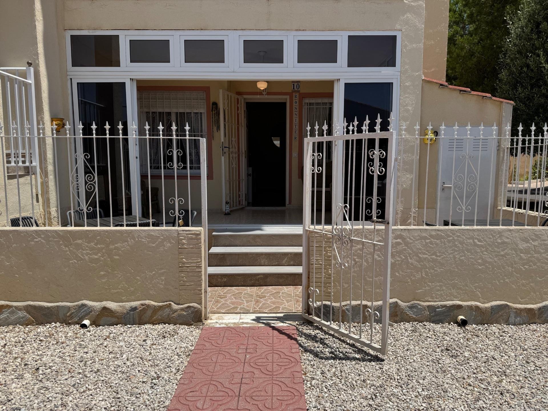 Apartamento en Torrevieja, Alicante, España 3 dormitorios, 69 m2 No. 184334