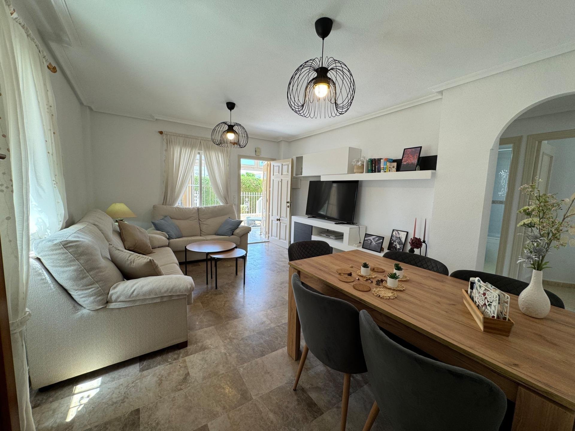 Apartamento en Torrevieja, Alicante, España 3 dormitorios, 69 m2 No. 184334