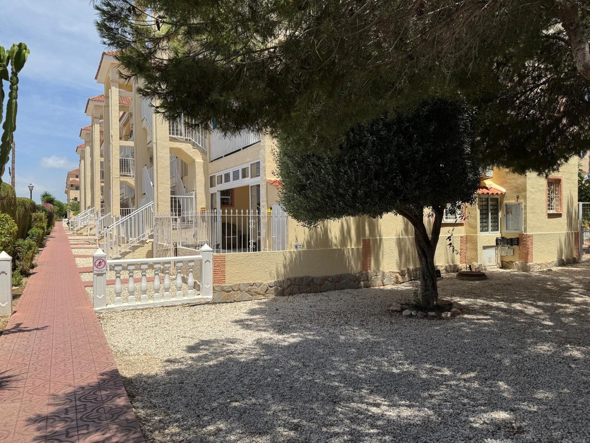 Apartamento en Torrevieja, Alicante, España 3 dormitorios, 69 m2 No. 184334