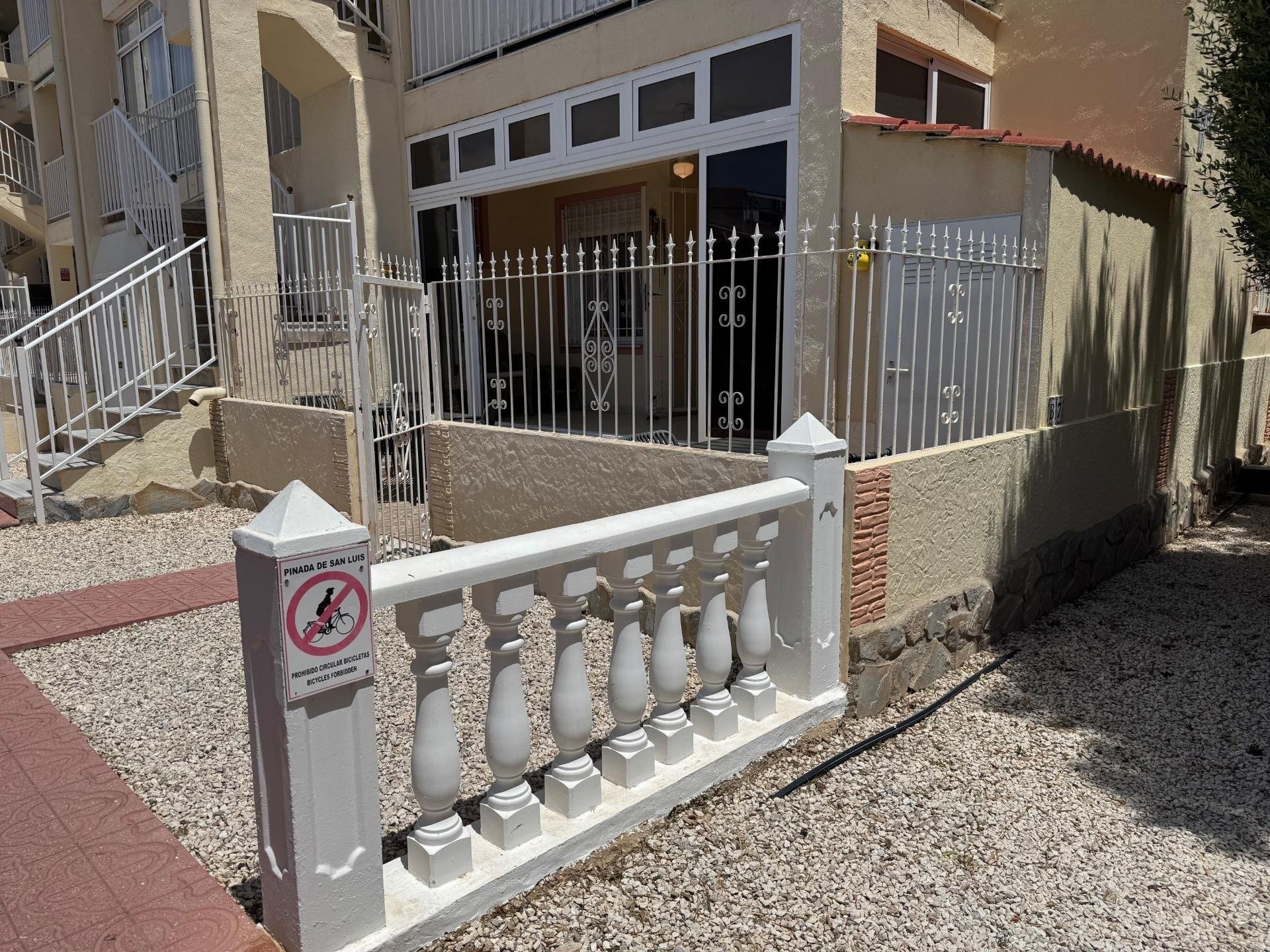 Apartamento en Torrevieja, Alicante, España 3 dormitorios, 69 m2 No. 184334