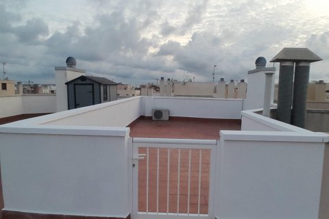 Penthäuser zum Verkauf in Torrevieja, Alicante, Spanien 2 Schlafzimmer, 75 m2 Nr. 184337 - Foto 11