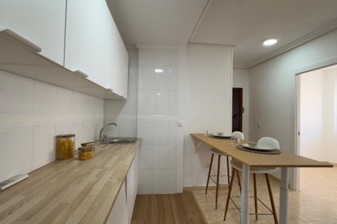 Apartment for sale in Torrevieja, Alicante, Spain 2 bedrooms, 48 sq.m. No. 184332 - photo 7