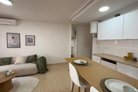 Apartment for sale in Torrevieja, Alicante, Spain 2 bedrooms, 48 sq.m. No. 184332 - photo 10