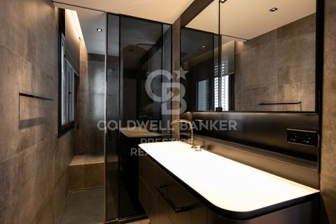Apartment for sale in Barcelona, Spain 5 bedrooms, 750 sq.m. No. 159673 - photo 3