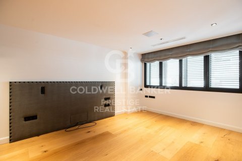 Apartment for sale in Barcelona, Spain 5 bedrooms, 750 sq.m. No. 159673 - photo 11