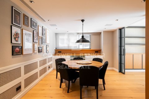 Apartment for sale in Barcelona, Spain 5 bedrooms, 750 sq.m. No. 159673 - photo 4