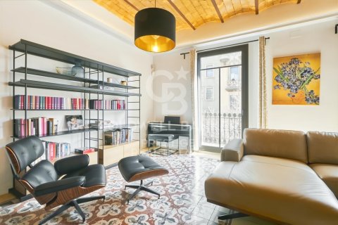 Apartamento en venta en Barcelona, España 3 dormitorios, 155 m2 No. 159672 - foto 2