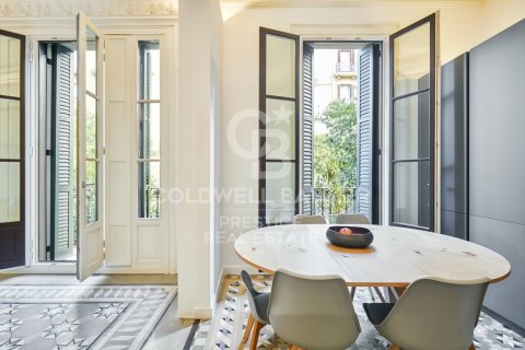 Apartment à vendre à Barcelona, Espagne, 3 chambres, 109 m2 No. 159671 - photo 4