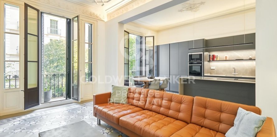 Apartment à Barcelona, Espagne 3 chambres, 109 m2 No. 159671