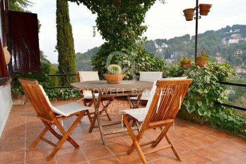 Hus till salu i Castellvi de Rosanes, Barcelona, Spanien 4 sovrum, 249 kvm. Nr. 159670 - foto 3