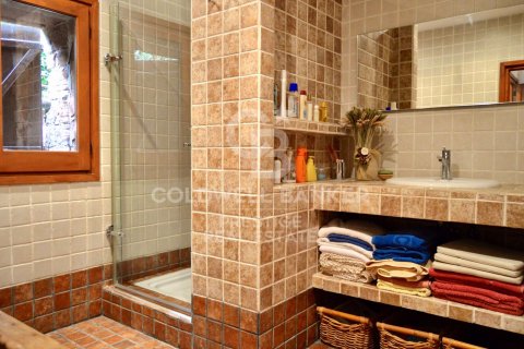 Hus till salu i Castellvi de Rosanes, Barcelona, Spanien 4 sovrum, 249 kvm. Nr. 159670 - foto 17