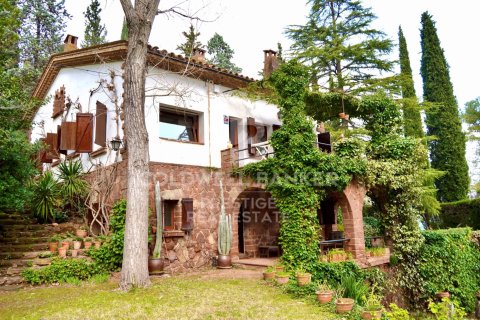 Hus till salu i Castellvi de Rosanes, Barcelona, Spanien 4 sovrum, 249 kvm. Nr. 159670 - foto 5