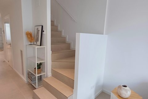 Продажа дуплекса в Санта-Колома-де-Граменет, Барселона, Испания 2 спальни, 134м2 №154120 - фото 12