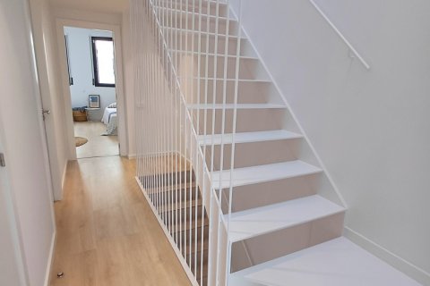 Продажа дуплекса в Санта-Колома-де-Граменет, Барселона, Испания 2 спальни, 134м2 №154120 - фото 13