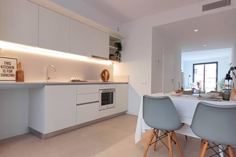 Продажа дуплекса в Санта-Колома-де-Граменет, Барселона, Испания 2 спальни, 134м2 №154120 - фото 4